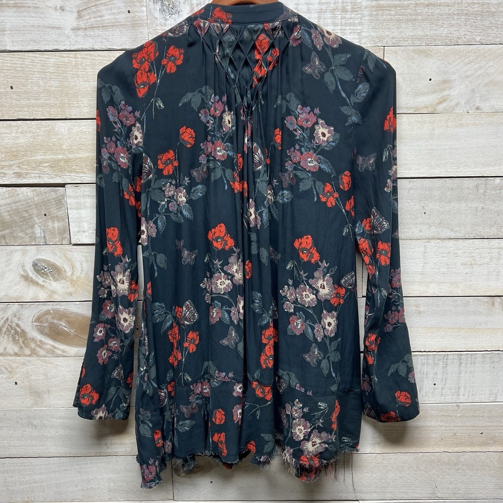 Free People Tunic Top Womens XS Navy Blue Floral So Fine Pebble Crepe Frayed Hem - Picture 7 of 12
